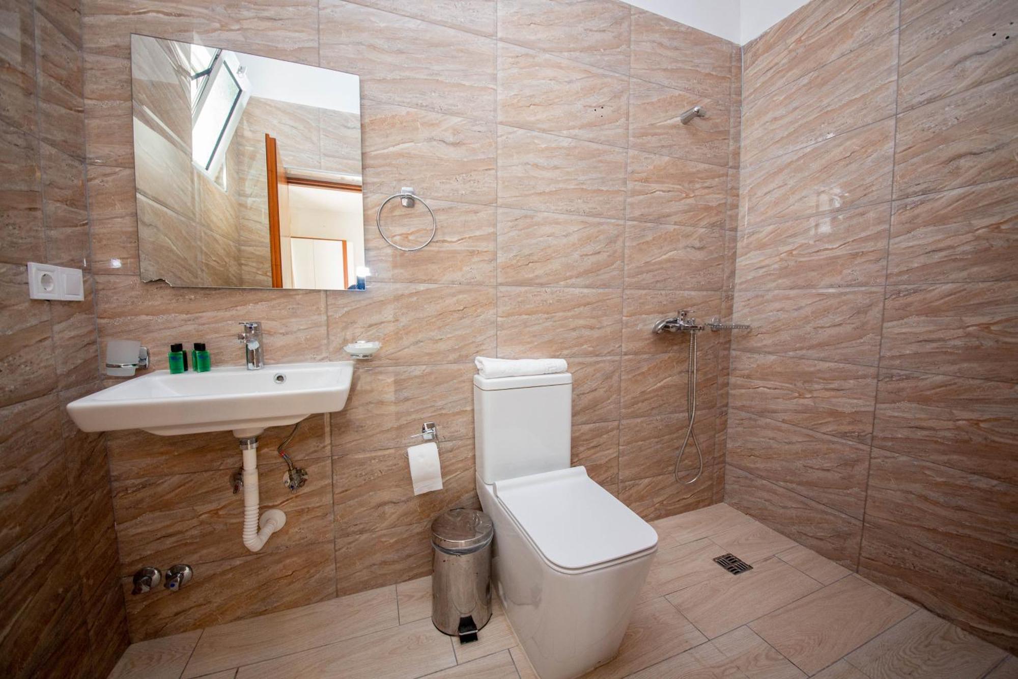 Hotel Keliani Саранда Екстер'єр фото